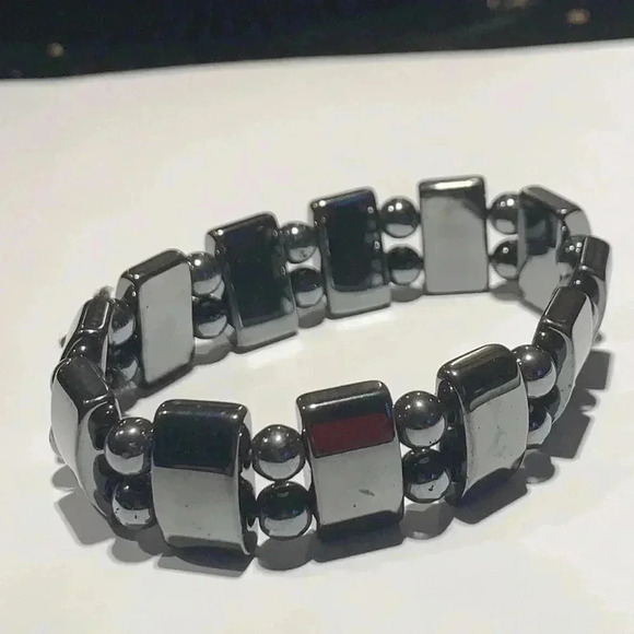 Chunky black bracelet,  Source unknown - Picture 4 of 6